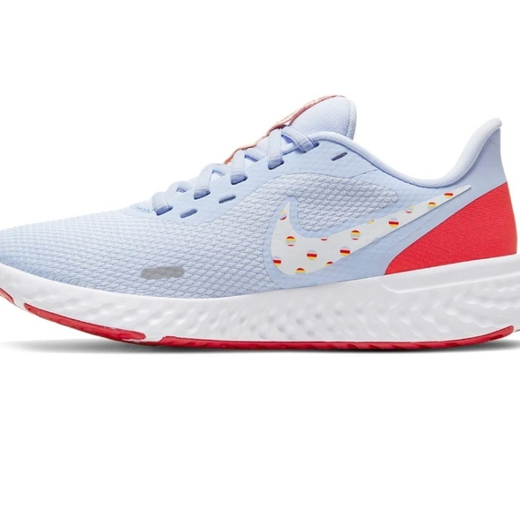 Nike the Women's Revolution 5 Running Shoes - Picture 14 of 14